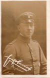 Flugleiter Ernst Arnsdorf mit Flugzeugf�hrerabzeichen